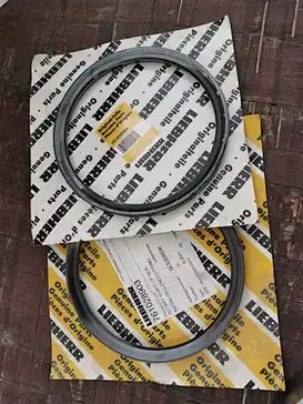 761028903